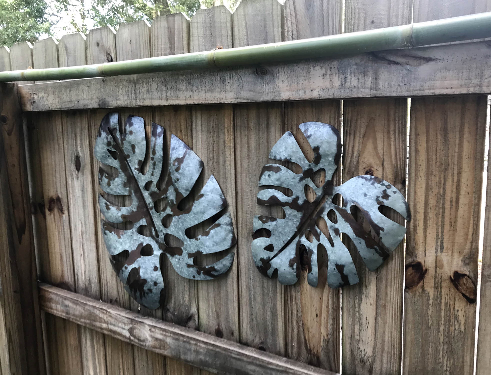 Set of 4 Vintage Look Metal Monstera Leaf Sculptured Wall Hangings Tropical Farmhouse Decor - Image 4